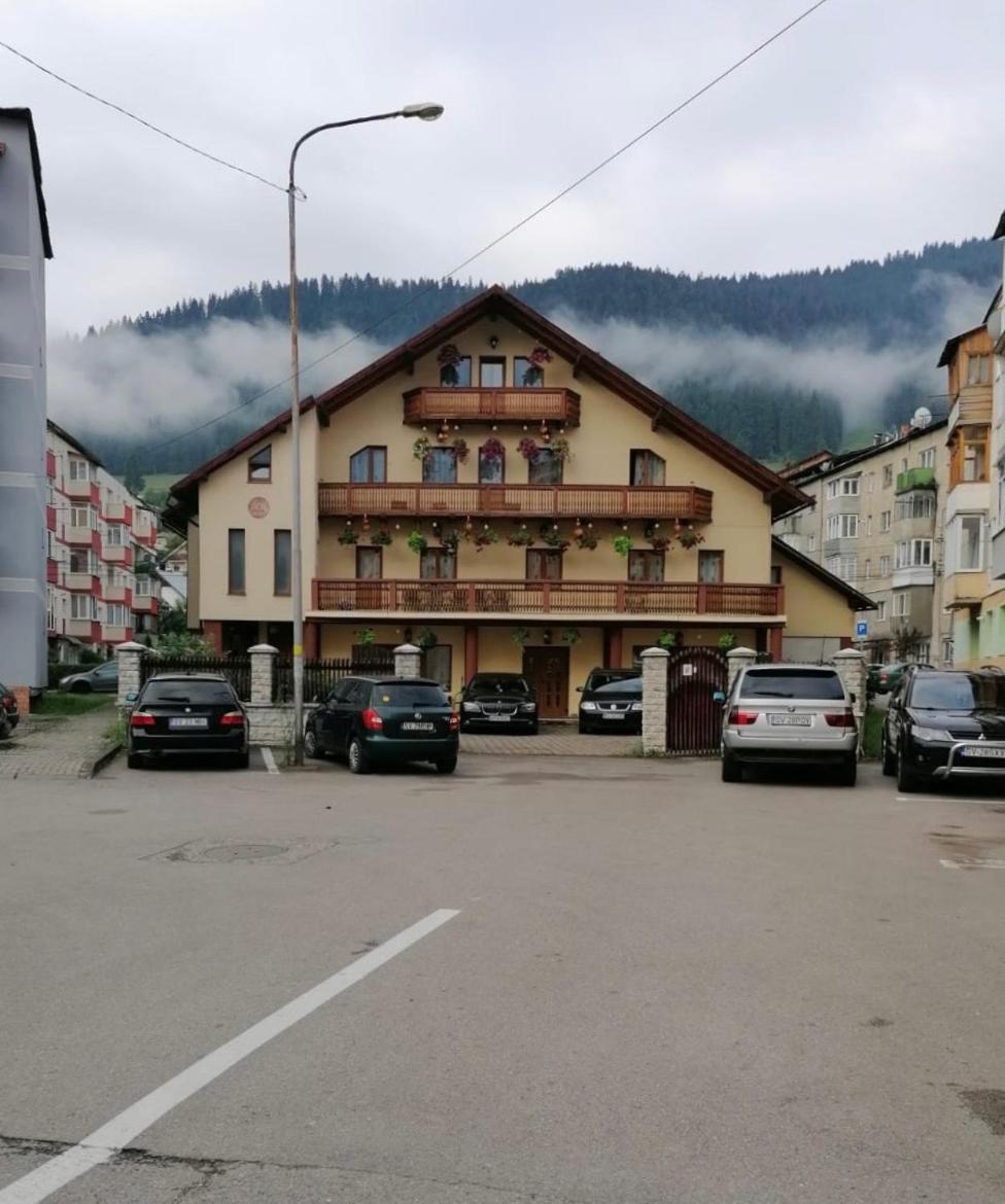 Casa Poenaru Hotel Câmpulung Moldovenesc Exterior photo